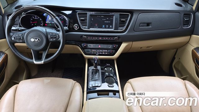 Kia Canival 2018 — photo 7
