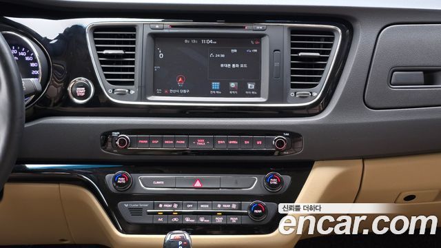 Kia Canival 2018 — photo 19