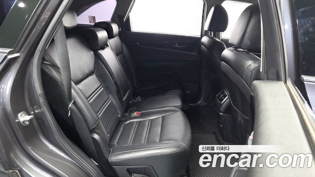 Kia Sorento 2019 — photo 17