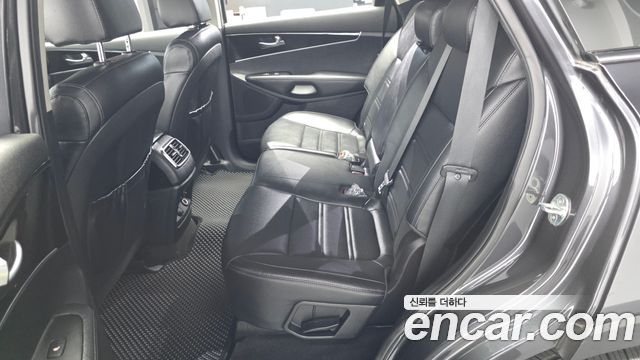 Kia Sorento 2019 — photo 18