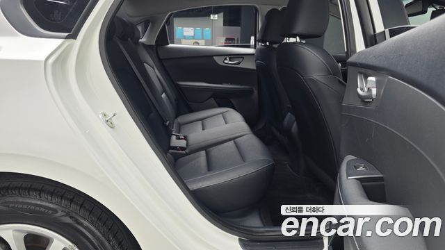Kia K3 2019 — photo 18