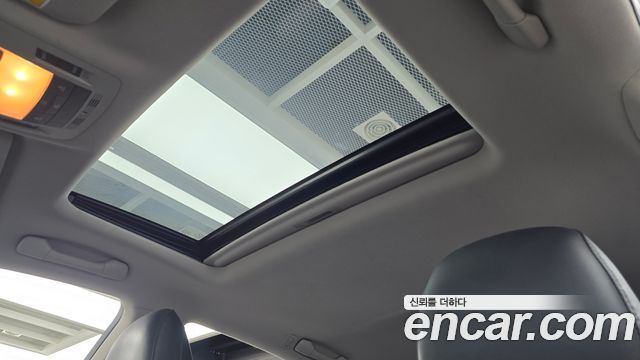 Lexus RX 2010 — photo 17