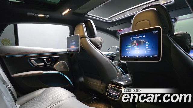 Mercedes-Benz EQS 2022 — photo 19