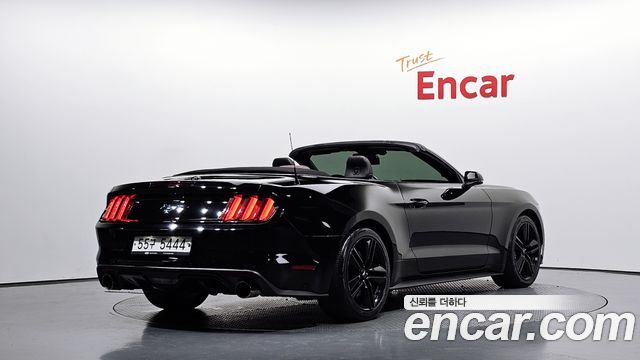 Ford Mustang 2017 — photo 2