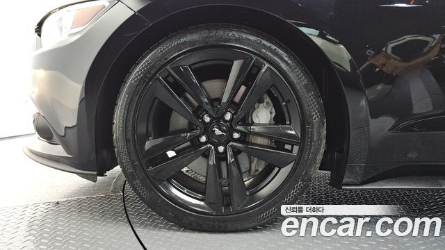 Ford Mustang 2017 — photo 5
