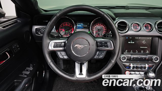 Ford Mustang 2017 — photo 18