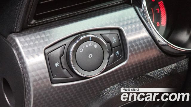 Ford Mustang 2017 — photo 19