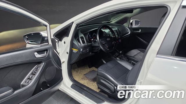Kia K3 2017 — photo 10