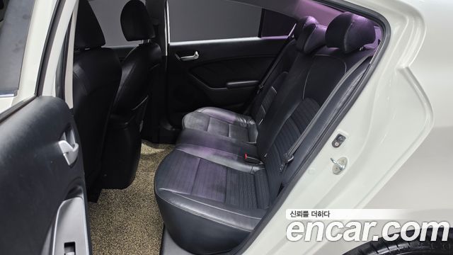 Kia K3 2017 — photo 12