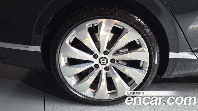 Bentley Flying Spur 2020 — photo 5