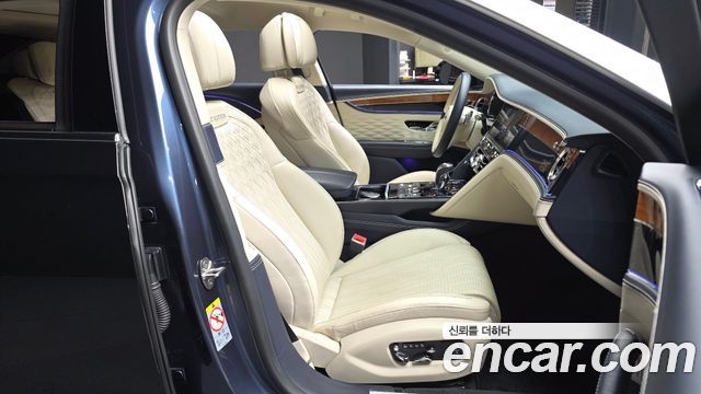 Bentley Flying Spur 2020 — photo 11