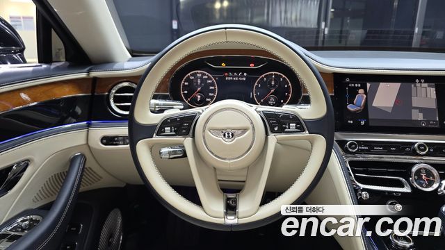 Bentley Flying Spur 2020 — photo 13