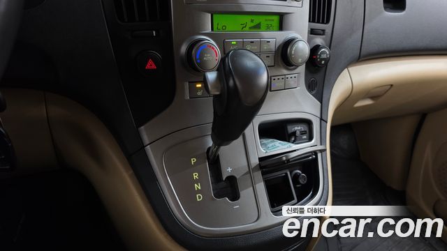 Hyundai Starex 2011 — photo 9