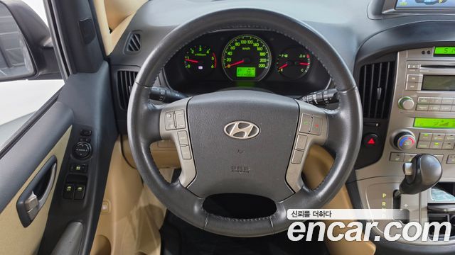Hyundai Starex 2011 — photo 13