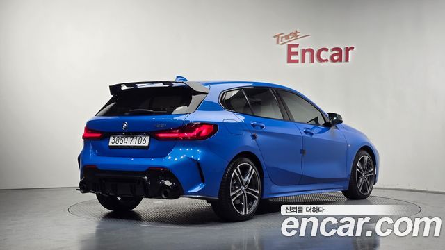 BMW 1-Series 2023 — photo 2