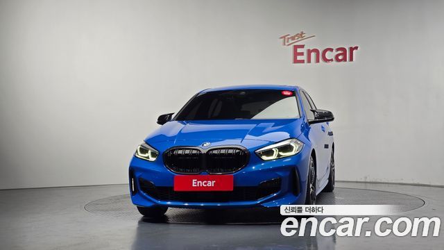 BMW 1-Series 2023 — photo 3