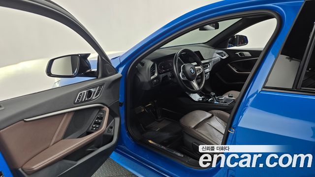 BMW 1-Series 2023 — photo 10