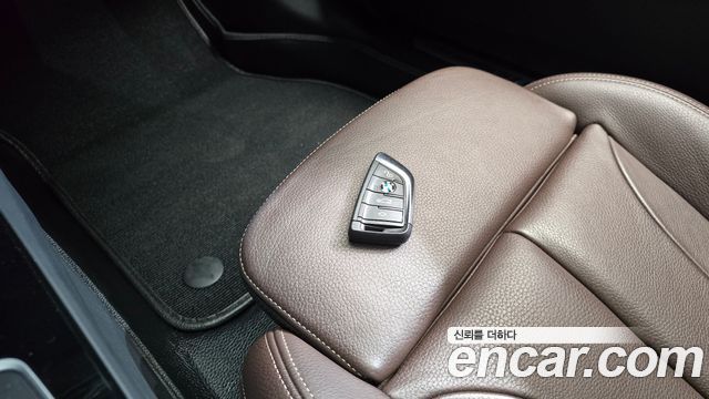 BMW 1-Series 2023 — photo 15