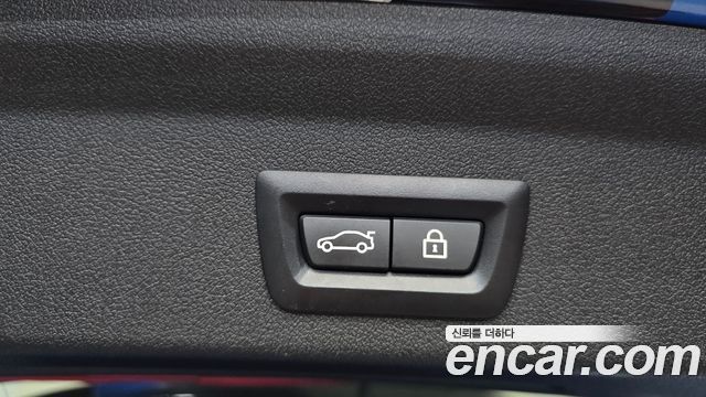 BMW 1-Series 2023 — photo 19