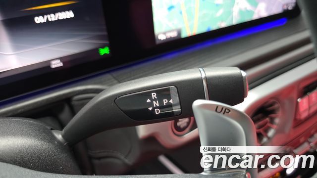 Mercedes-Benz G-Class 2023 — photo 9