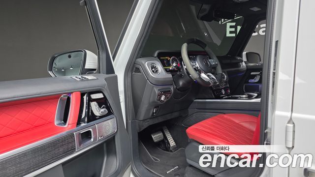 Mercedes-Benz G-Class 2023 — photo 12