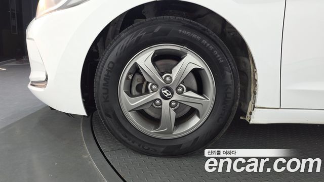 Hyundai AVANTE 2017 — photo 5