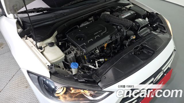 Hyundai AVANTE 2017 — photo 6