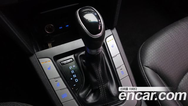 Hyundai AVANTE 2017 — photo 9