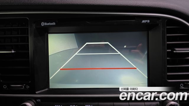 Hyundai AVANTE 2017 — photo 15