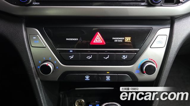 Hyundai AVANTE 2017 — photo 17