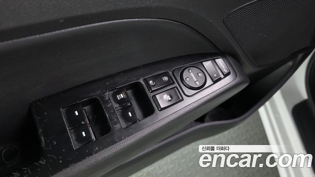 Hyundai AVANTE 2017 — photo 18