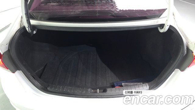 Hyundai AVANTE 2017 — photo 20