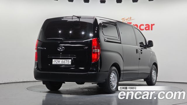 Hyundai Starex 2019 — photo 2