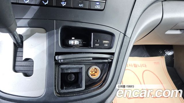 Hyundai Starex 2019 — photo 16