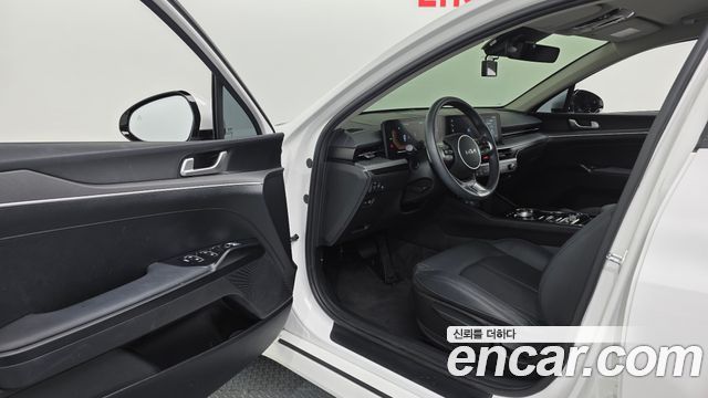 Kia K5 2024 — photo 16