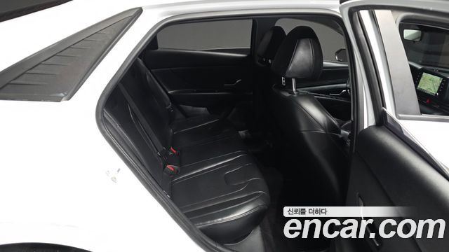 Hyundai AVANTE 2021 — photo 12
