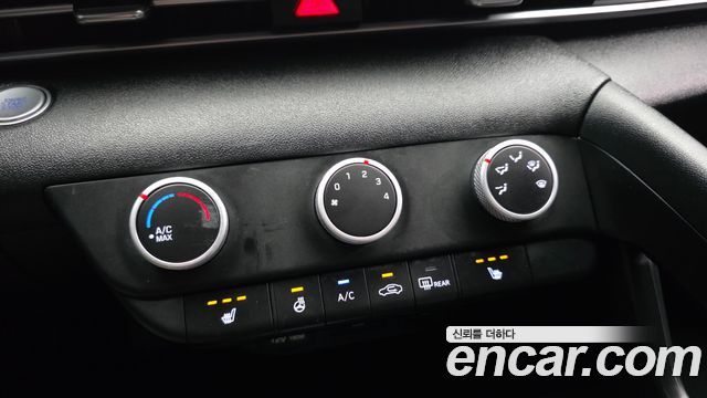 Hyundai AVANTE 2021 — photo 17