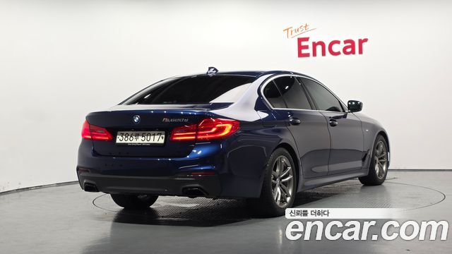 BMW 5-Series 2020 — photo 2