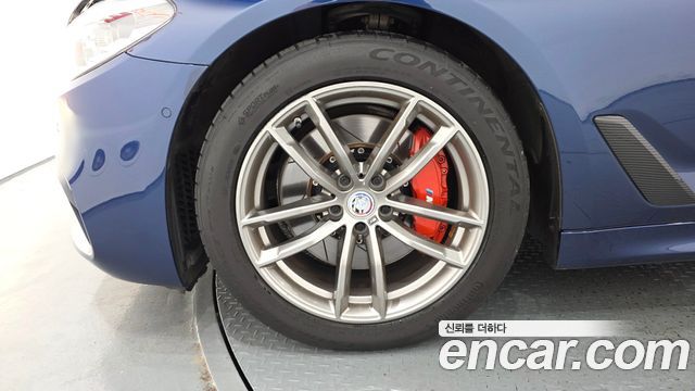 BMW 5-Series 2020 — photo 5