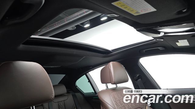 BMW 5-Series 2020 — photo 24