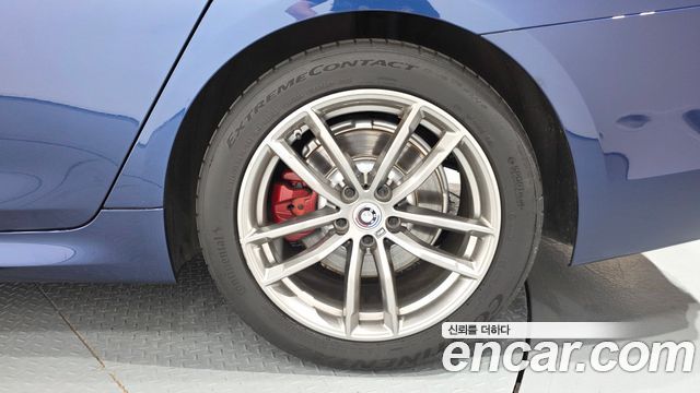 BMW 5-Series 2020 — photo 7