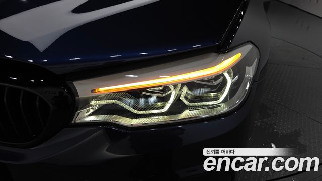 BMW 5-Series 2020 — photo 8