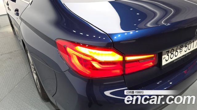 BMW 5-Series 2020 — photo 9