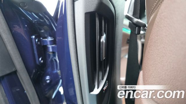 BMW 5-Series 2020 — photo 28