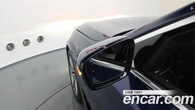 BMW 5-Series 2020 — photo 29