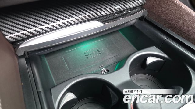 BMW 5-Series 2020 — photo 32