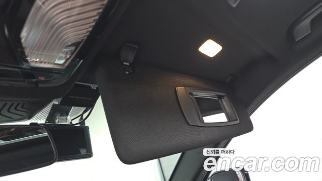 BMW 5-Series 2020 — photo 35