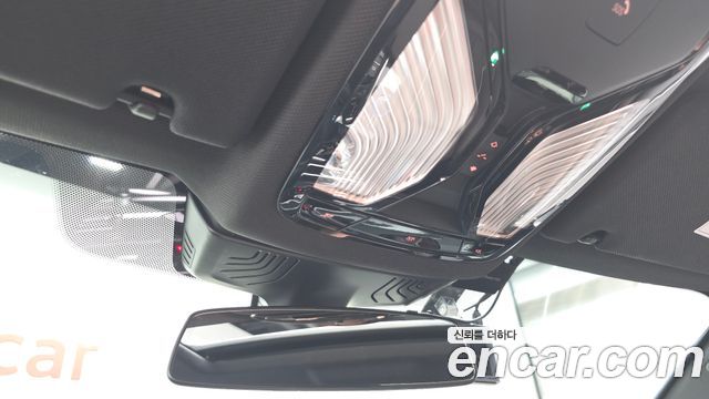 BMW 5-Series 2020 — photo 40
