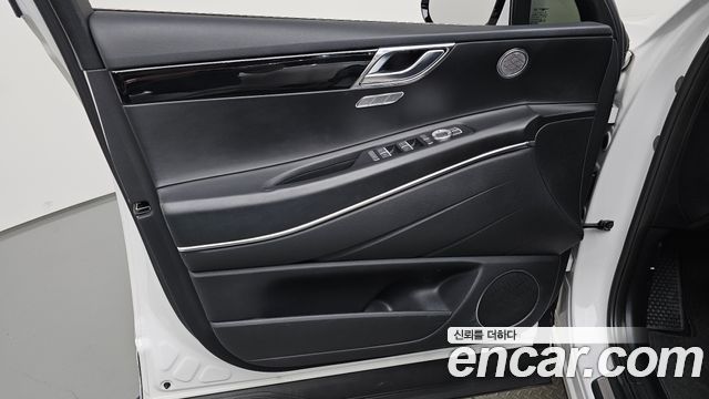 Genesis GV80 2022 — photo 14