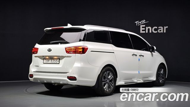 Kia Canival 2019 — photo 2